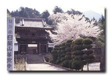 Tokakuji Temple in spring