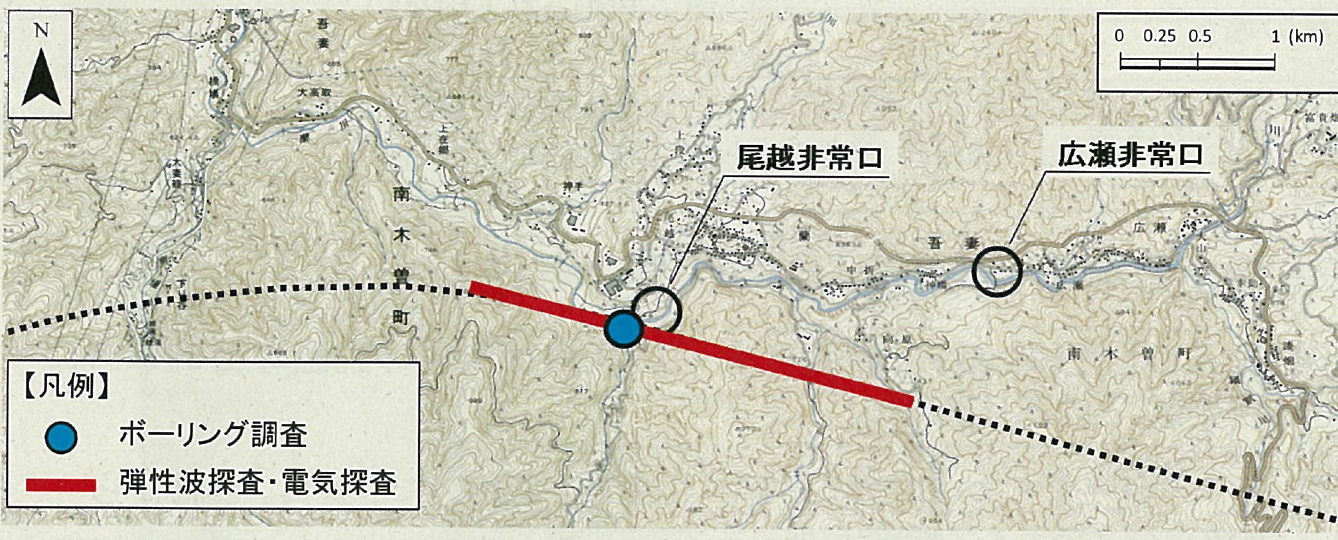 地図上に北向きの矢印と縮尺があり 青い円で示されたボーリング調査地点と赤い線で示された弾性波探査・電気探査の経路が描かれ 尾越非常口と広瀬非常口の位置が示された地形図