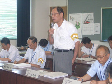 挨拶する宮川町長